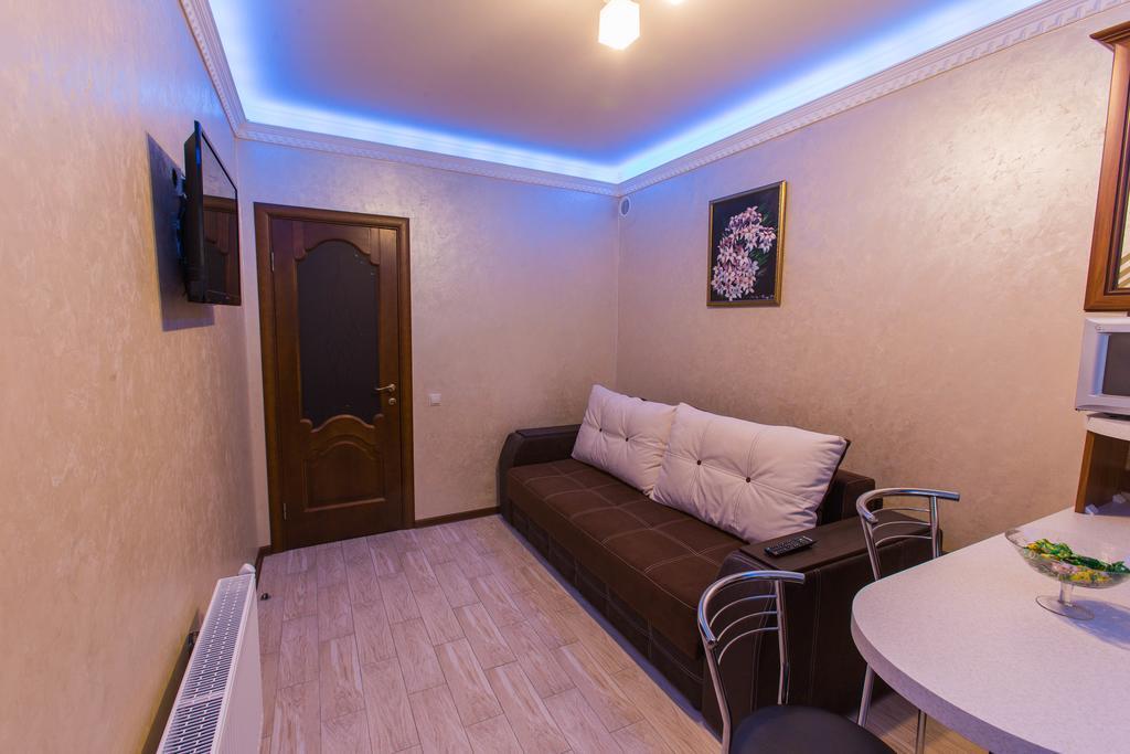 Modern Apartment On Akademika Sakharova 27A Iwano-Frankiwsk Zewnętrze zdjęcie